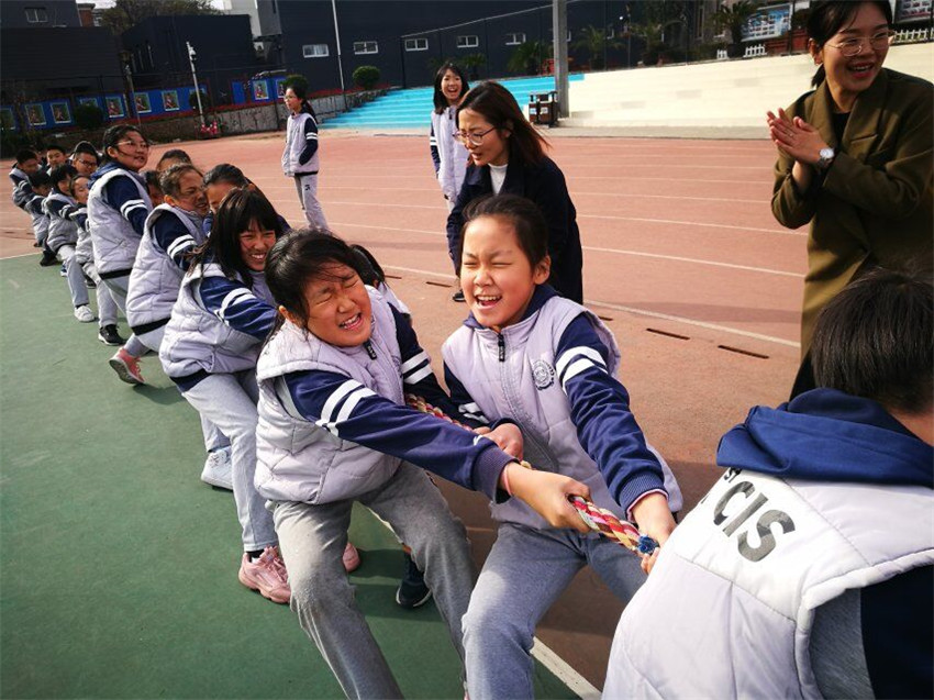 图片三  六（3）班同学全力以赴.jpg